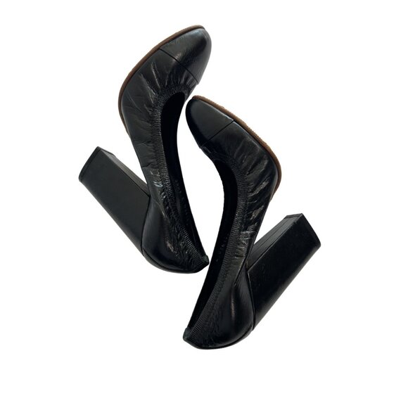 Chanel Cap Toe Leather Pumps in Black - Picture 6 of 7
